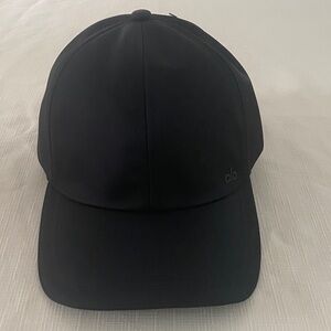ALO Yoga Satin Off-Duty Cap